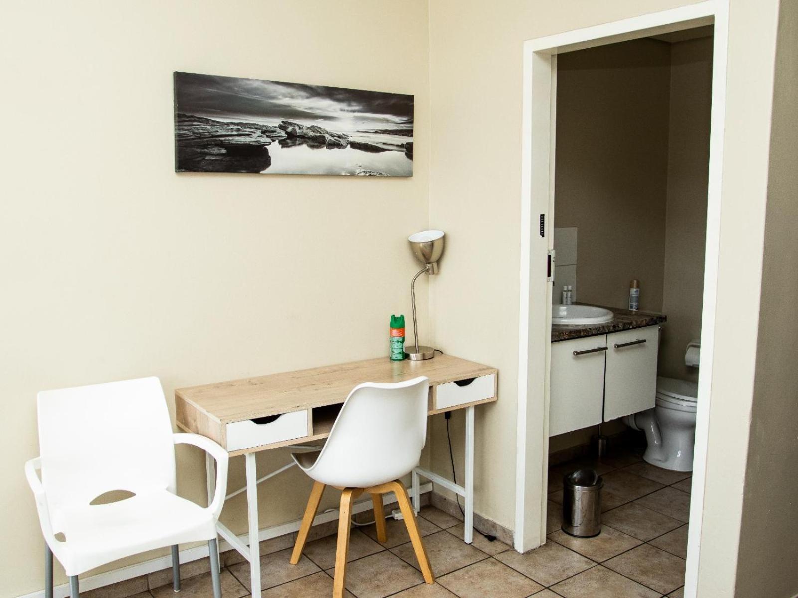 Leas Furnished Apartments - Capital Hill Претория Номер фото
