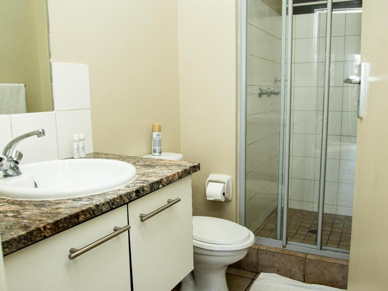 Leas Furnished Apartments - Capital Hill Претория Номер фото