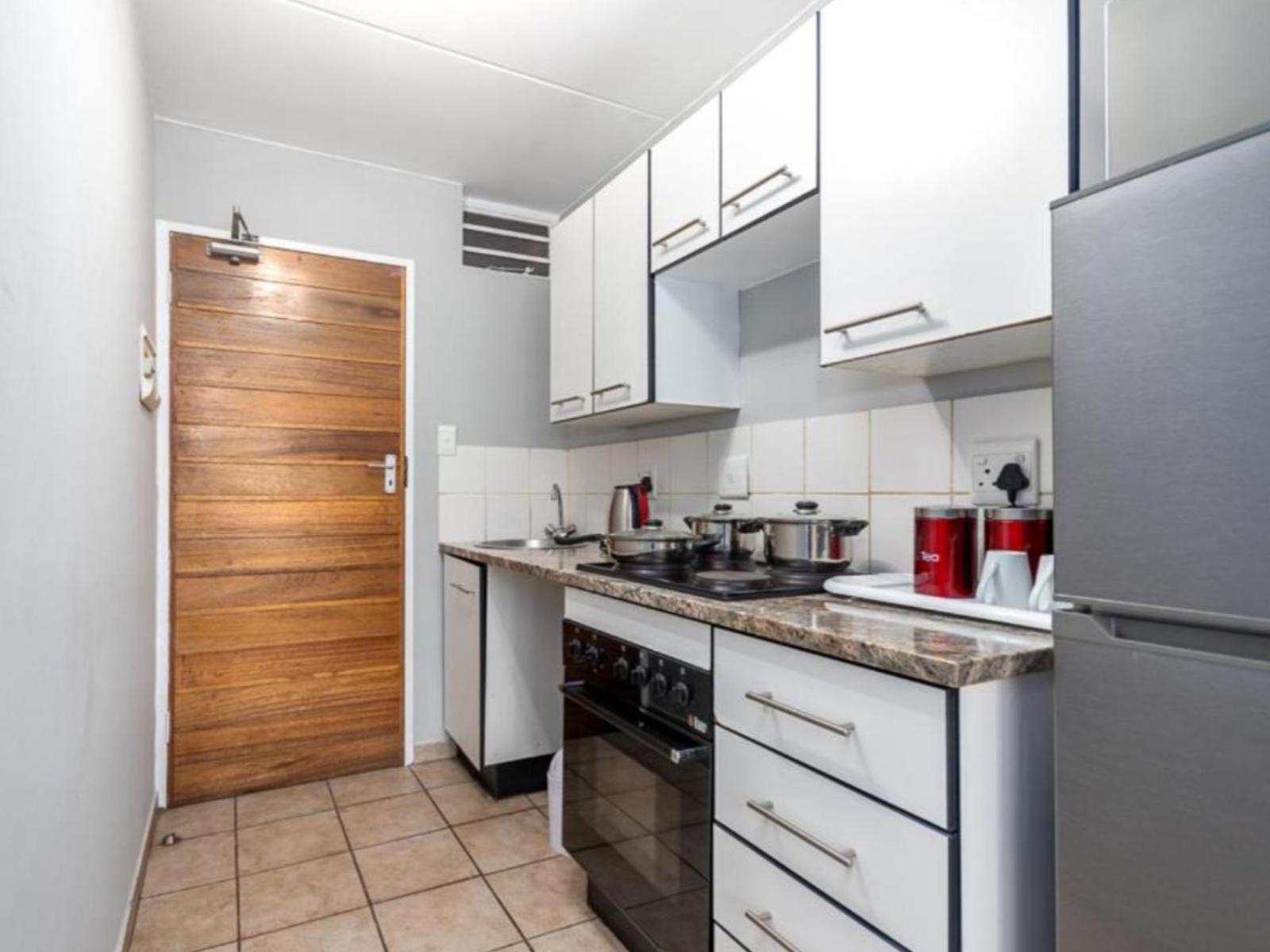 Leas Furnished Apartments - Capital Hill Претория Номер фото